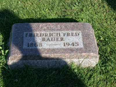 Grabstein von Friedrich Bauer *01.01.1868, +18.04.1945